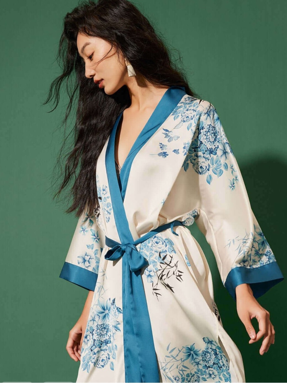 Ulivary Teal/ Blue & White Short Kimono Robe One Size